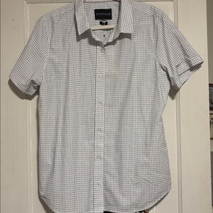 Brand new Wildfang 100% cotton button down with 3D stitch pattern